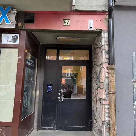 Stilren Og Sentral Byleilighet Med Balkong! *
