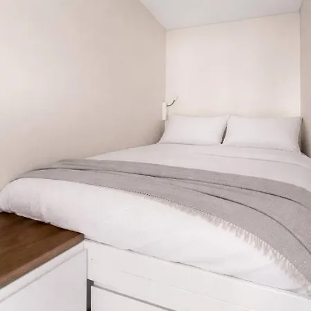 Stilren Og Sentral Byleilighet Med Balkong! Appartement