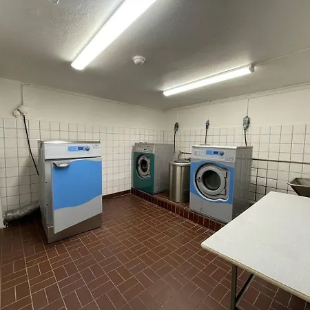 Stilren Og Sentral Byleilighet Med Balkong! Appartement